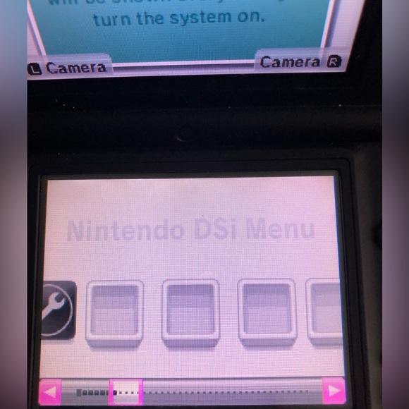 Nintendo DSi (Black) - Picture 2 of 5